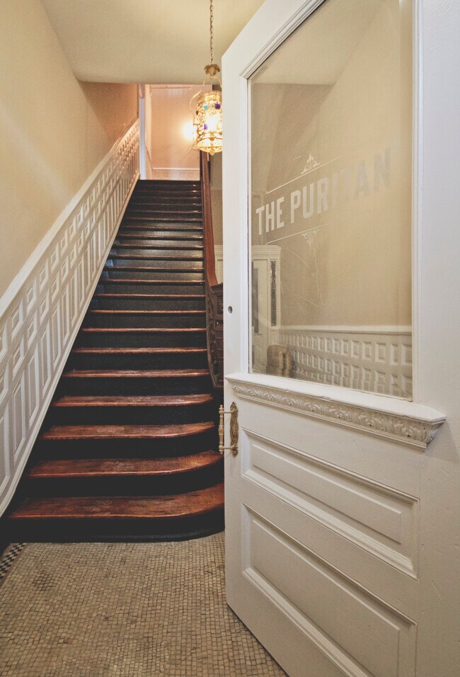 Building Photo - 228 Allen St