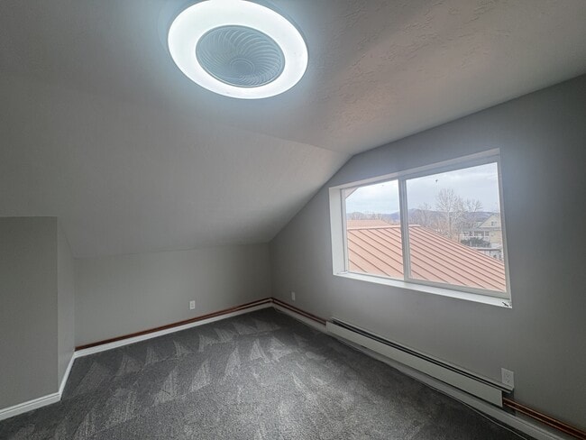 Building Photo - 325 W 100 N