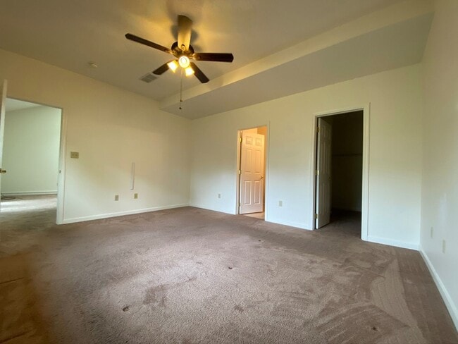 Building Photo - 106 Amber Ln