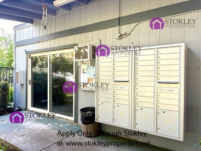 Building Photo - 1354 Tree Garden Pl