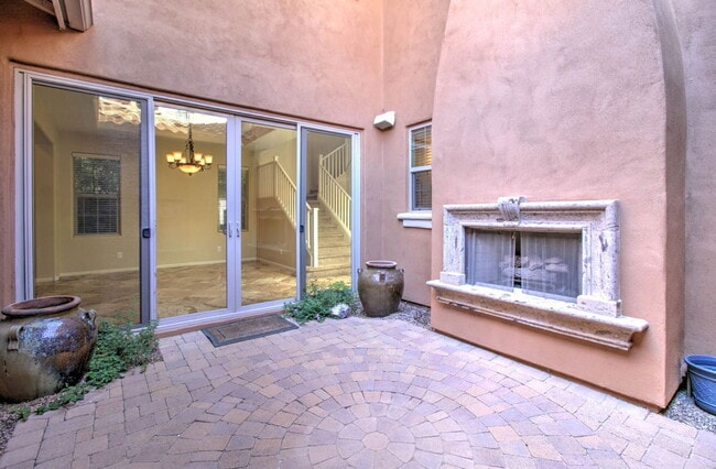 Building Photo - 9427 E Trailside View