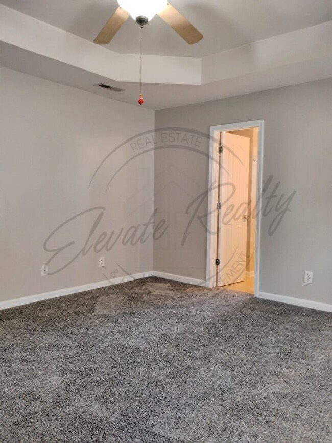 Building Photo - ON SPECIAL! THIS PROPERTY HAS A 1/2 OFF TH...
