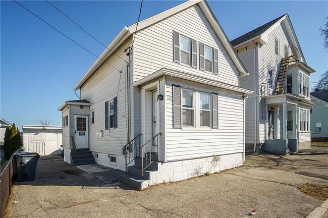 Primary Photo - 111 Metcalf St