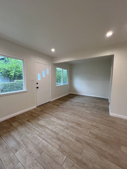 Dining room - 713 W Colorado Blvd