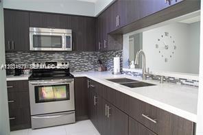 Building Photo - 9035 SW 148th Ct