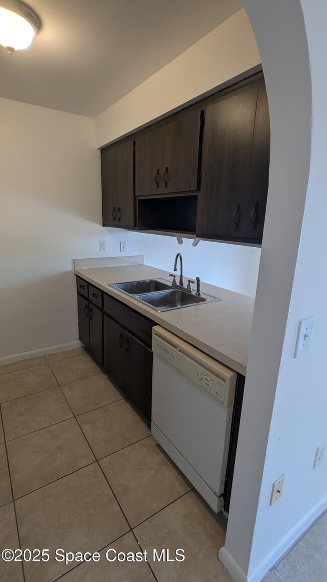 Building Photo - 215 San Juan Cir