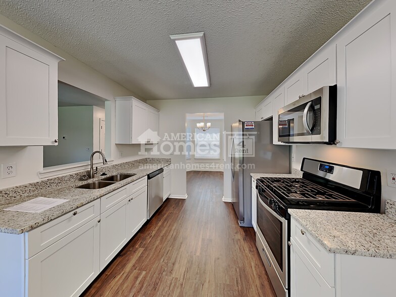 Building Photo - 915 Brisley Cir