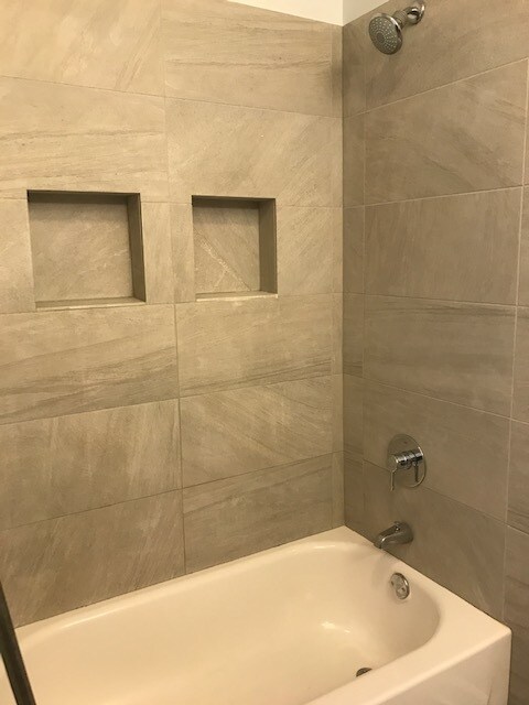 Building Photo - 1322 W Eddy St