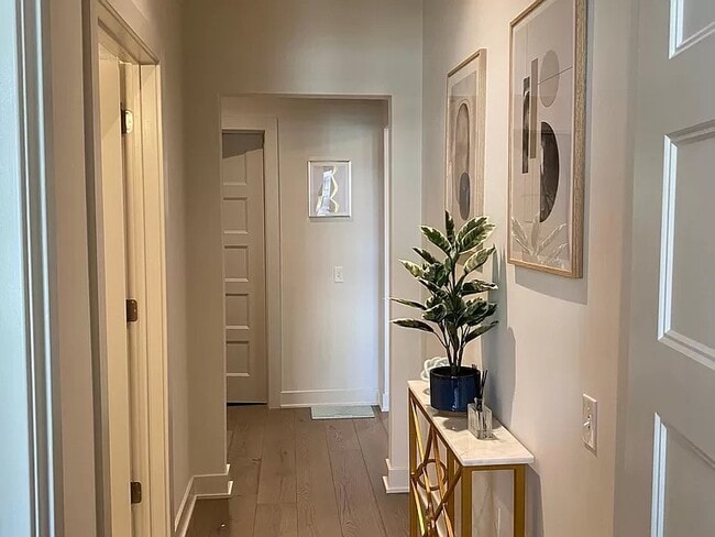 Building Photo - 575 S Goddard Blvd