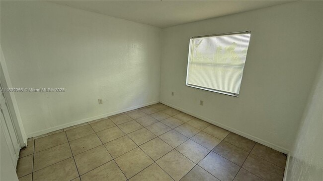 Building Photo - 3651 SW 60th Terrace