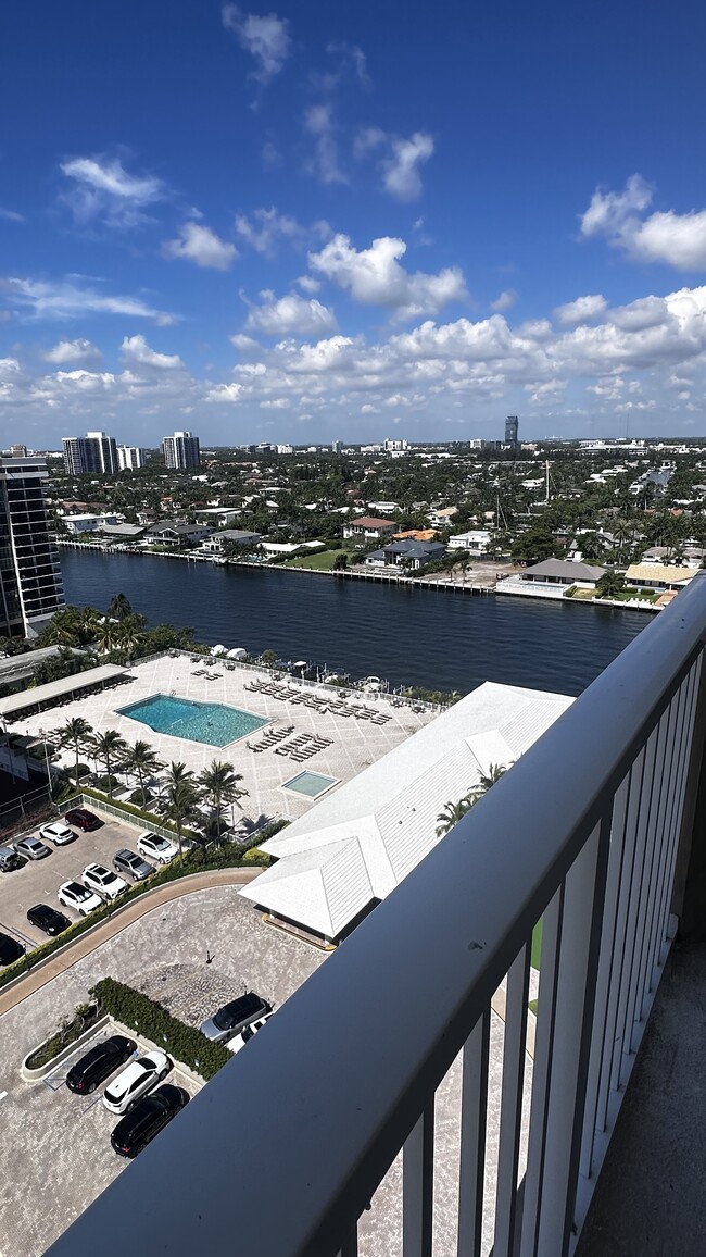 Building Photo - 1965 S Ocean Dr