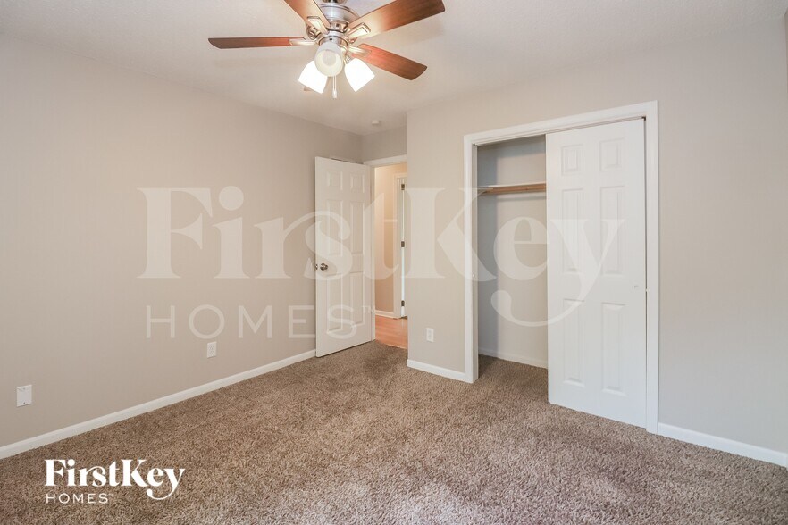 Building Photo - 909 Minnie Ave