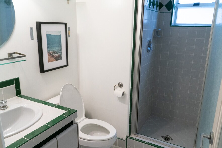 Building Photo - 507 Bayview Dr