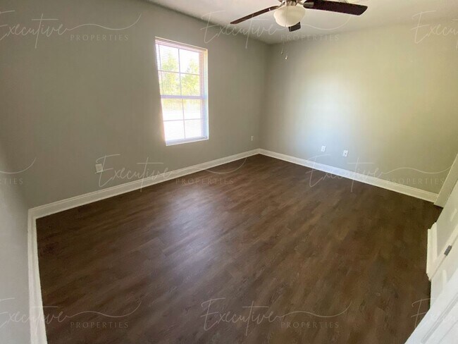 Building Photo - 193 Gilmore Rd