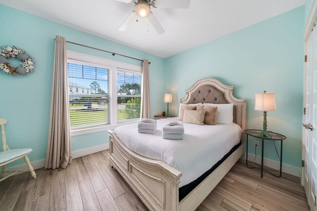 Building Photo - 121 Christmas Tree Ln