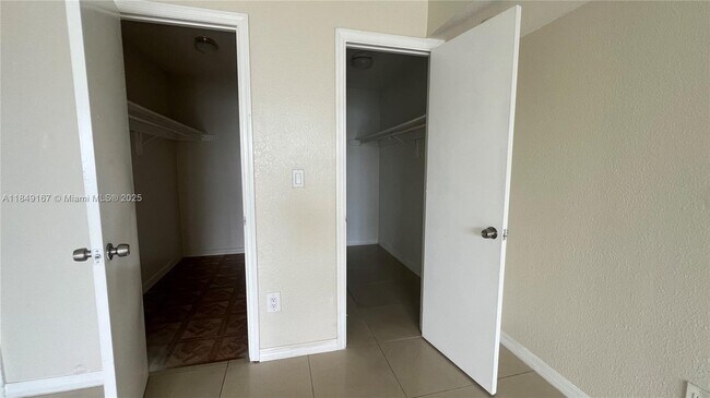 Building Photo - 486 NW 165th St