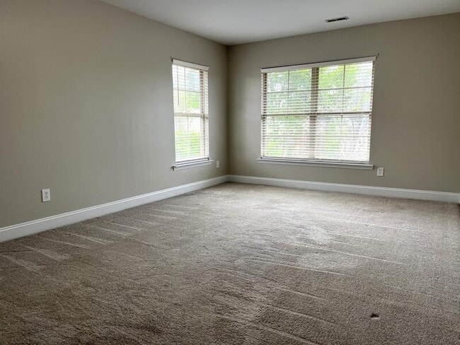 Building Photo - 241 Shadow Ct SW