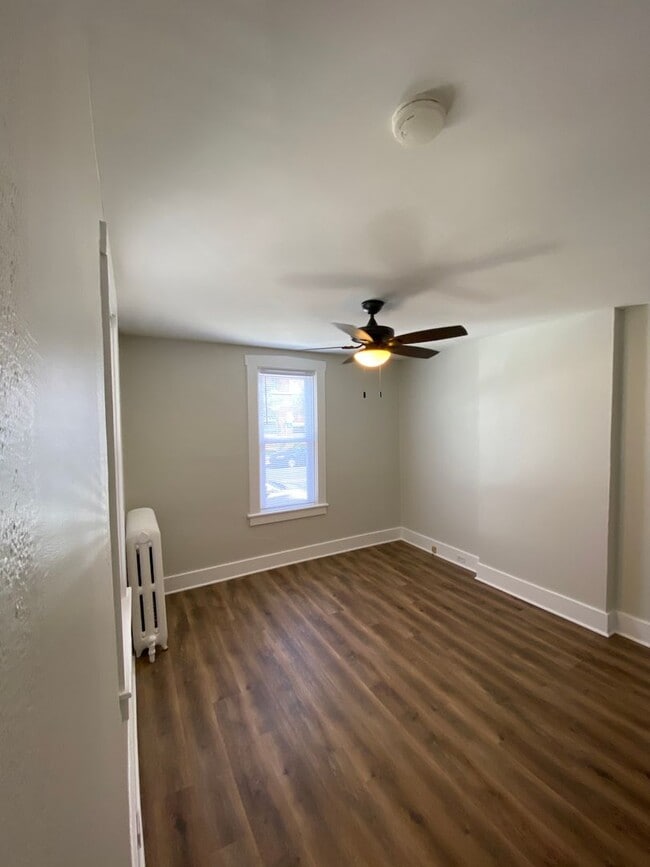 Building Photo - Beautiful Three Bedroom Townhouse in Northwest Lancaster City!