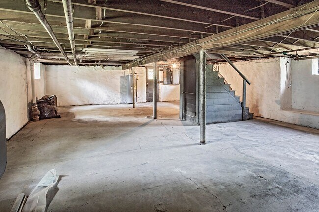 Building Photo - North Wilmington - 5 bedroom, 2 bathroom h...