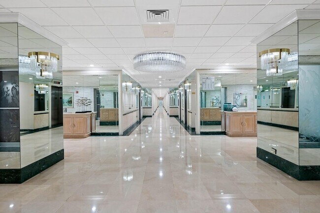 Building Photo - 3900 Galt Ocean Dr