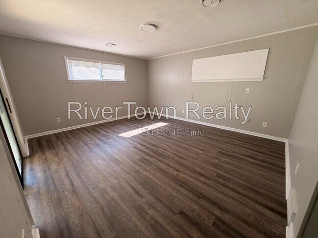 Building Photo - 2884 Spring Hill Dr