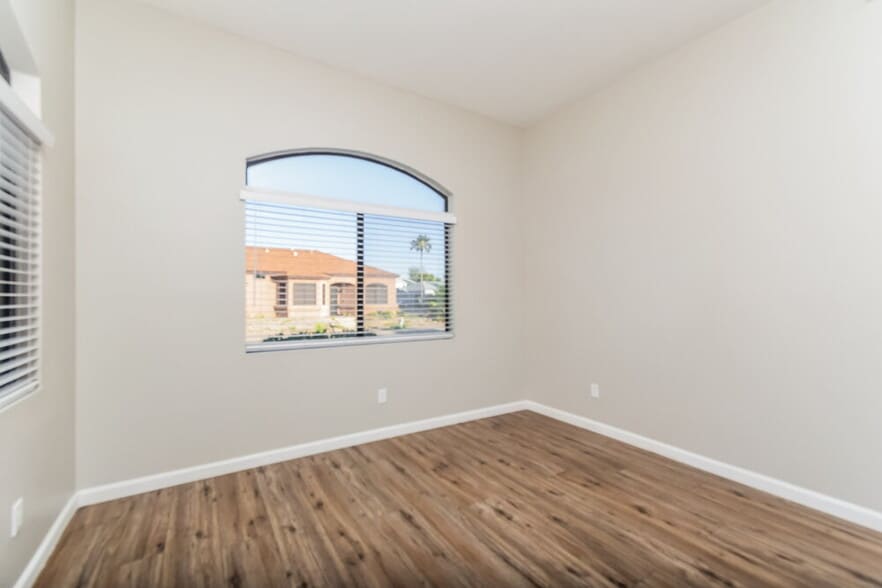 Building Photo - 9495 E Lochnay Ln