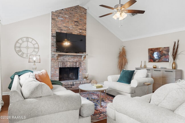 Building Photo - 401 Pinto St