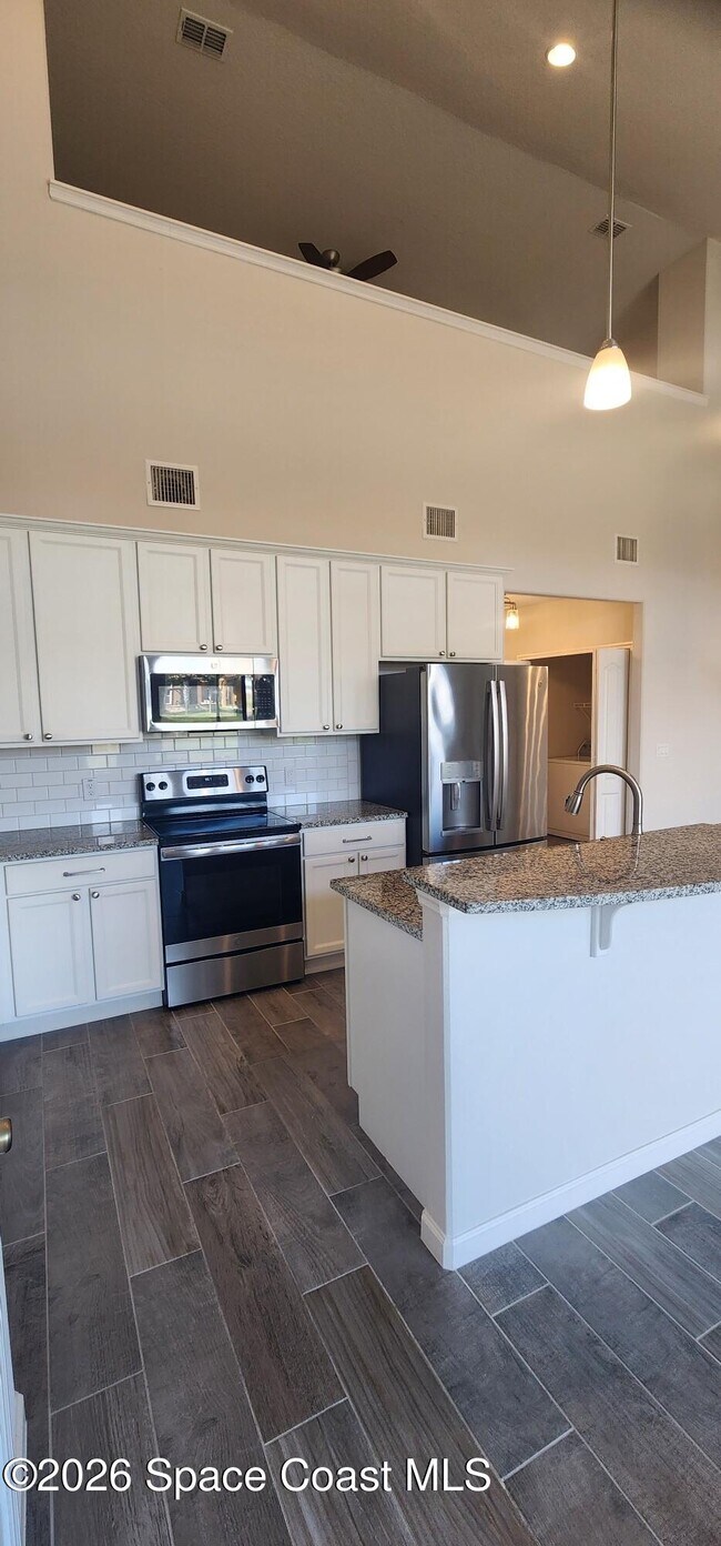 Building Photo - 92 Clemente Dr