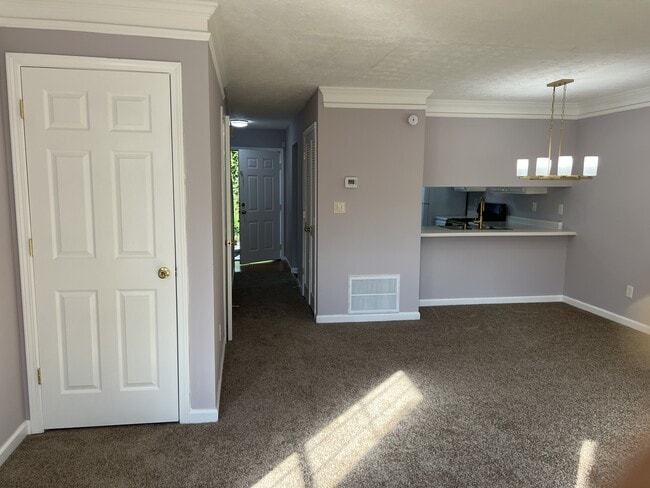 Building Photo - 3179 Kingswood Glen