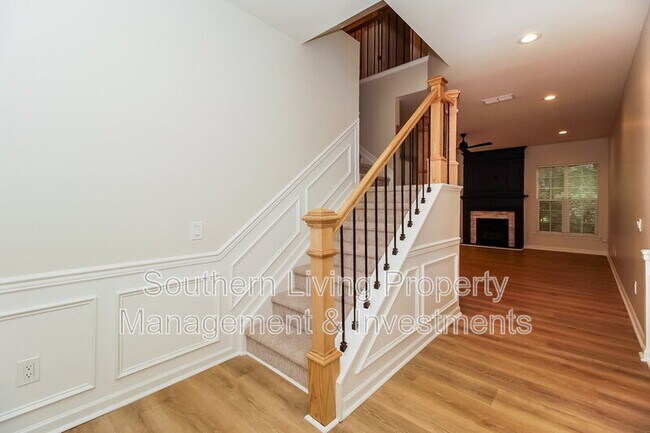 Building Photo - 10310 Blakeney Preserve Dr