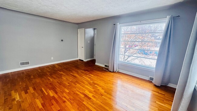 Building Photo - 1048 Griswold St SE