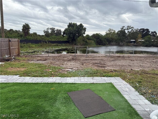 Building Photo - 5460 Bayshore Rd