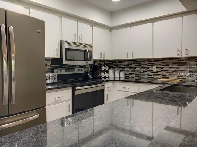 Building Photo - 1355 Saxony Cir