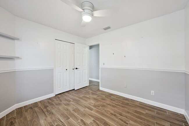 Building Photo - Fully renovated and updated 3/2/2 home with HUGE fenced yard in East Orlando