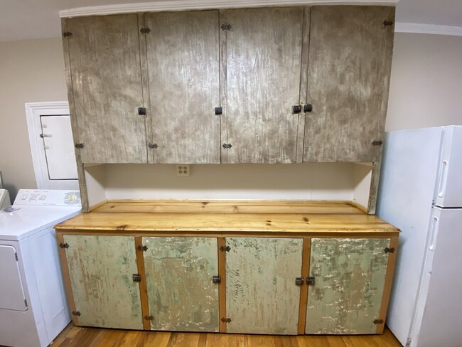 Refurbished Cabinets - 408 E Market St