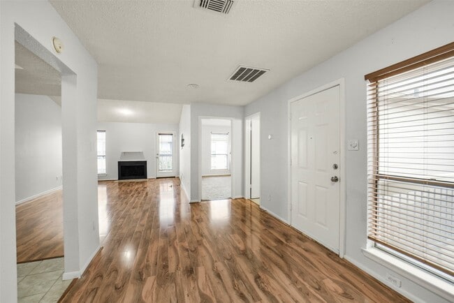 Building Photo - 2277 S Kirkwood Rd