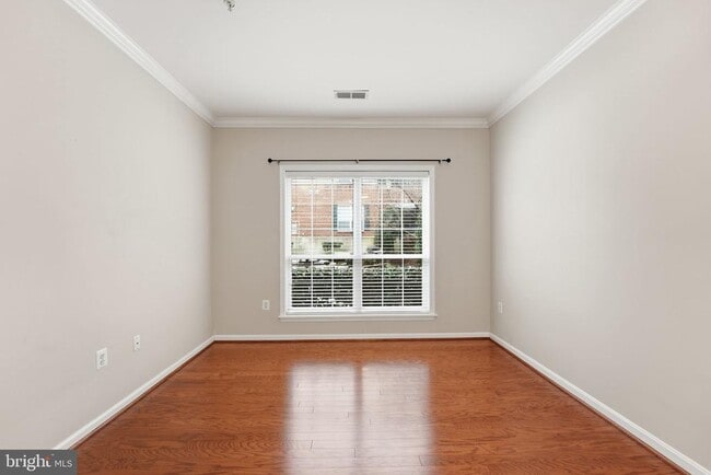 Building Photo - 4850 Eisenhower Ave