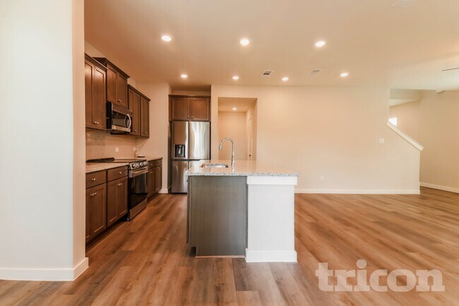 Building Photo - 2552 Finch Holw Dr