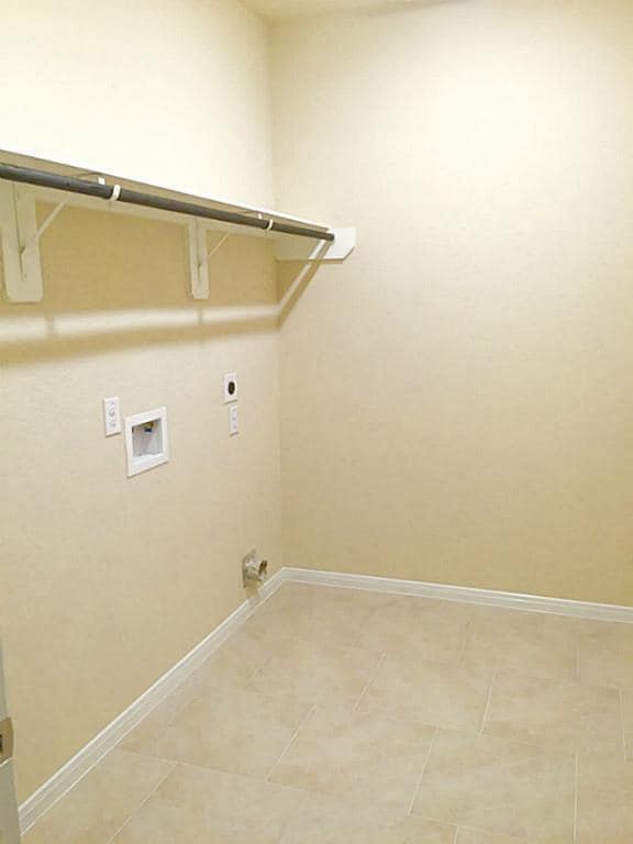 Building Photo - 618 Longstreet Dr