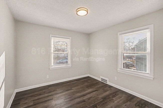 Building Photo - 6230 Agnes Ave