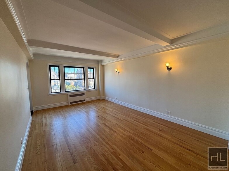 Building Photo - Christopher Street