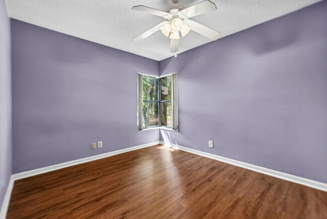 Building Photo - 4527 Carambola Cir S