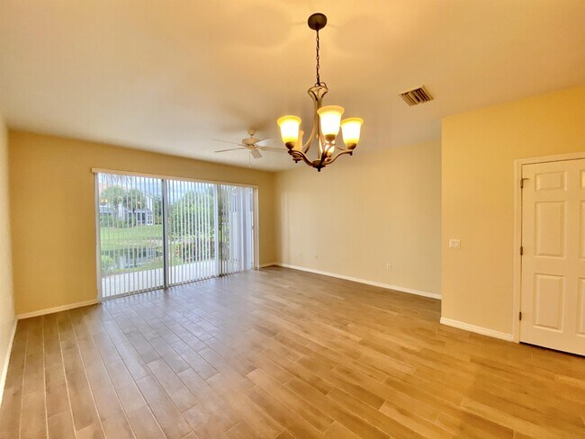 Building Photo - 860 Hampton Cir