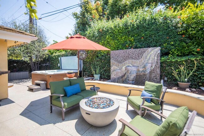 Building Photo - 1040 Alameda Blvd