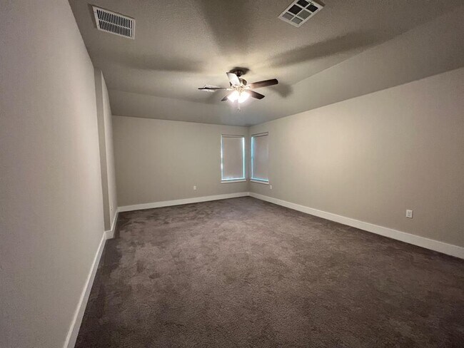 Building Photo - 9801 McKnight Lp