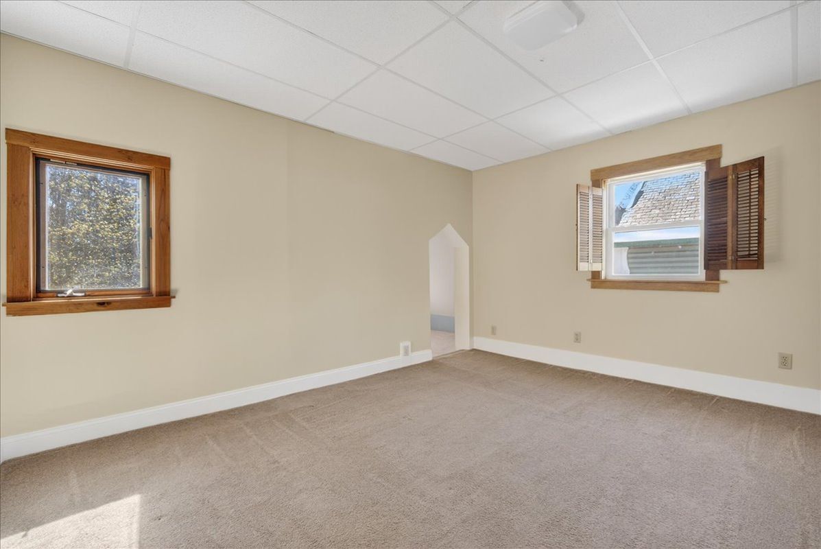 Building Photo - 204 Saratoga Ave