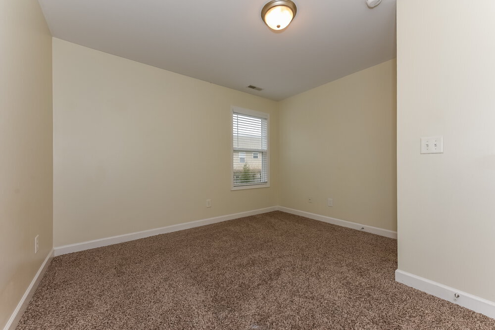 Building Photo - 8002 Starling Ct