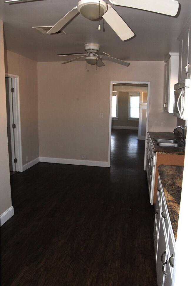 Building Photo - 1730 3rd St