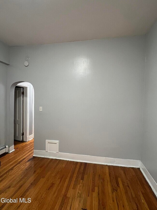 Building Photo - 132 Central Ave