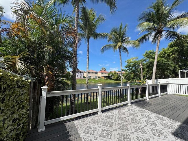 Building Photo - 7481 Santa Monica Dr